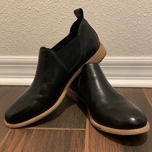 Clarks Black Camzin Bootie
